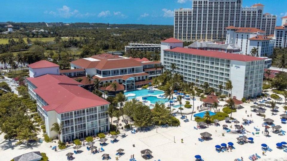 Paquete Bahamas–Cuba — 7 Noches en Breezes (Todo Incluido)
